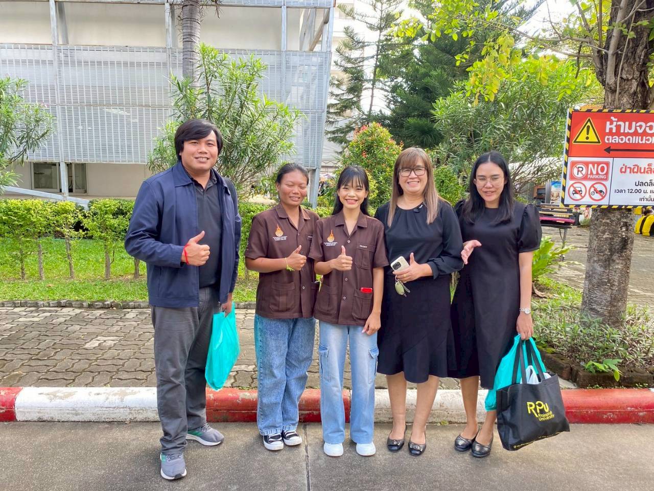 LINE_ALBUM_peid ban mrph.nm  _ mthr.xisan_251114_41.jpg